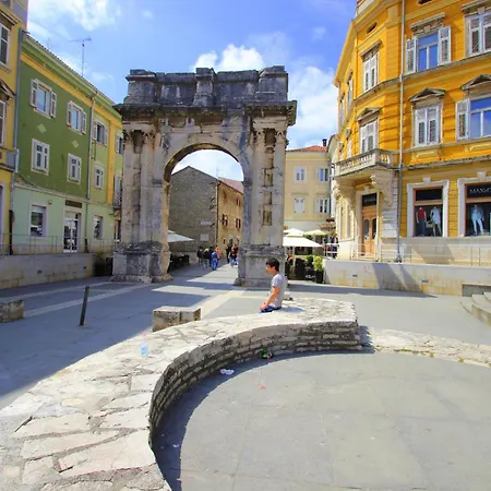 아파트 Center & *