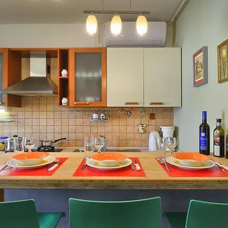 아파트 Center & 풀라