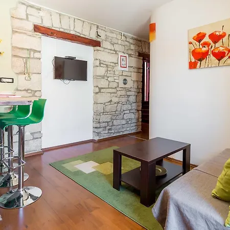 Apartment Center & Pula