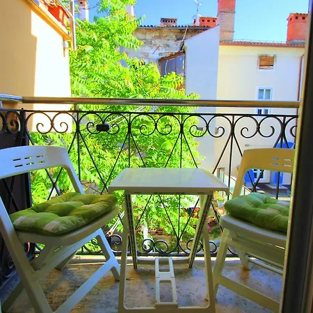 Apartment Center & Pula