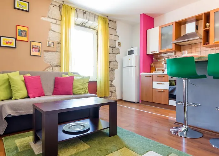 Center & Apartman Póla