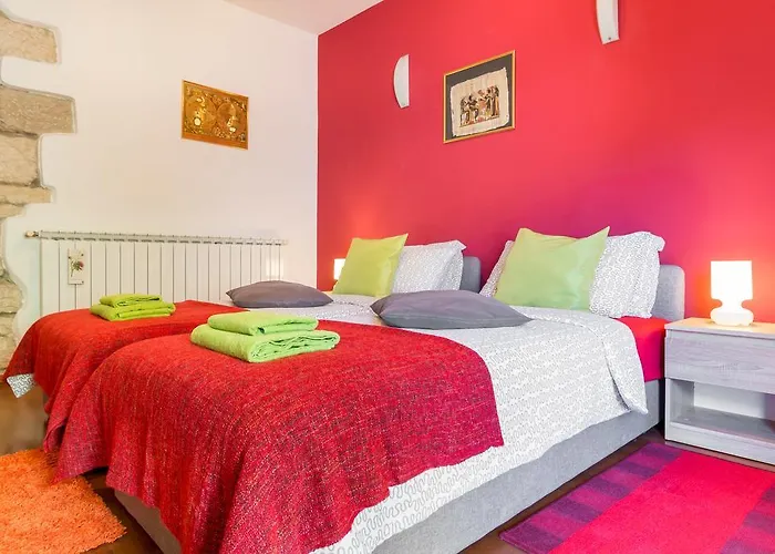 Center & Apartman Póla