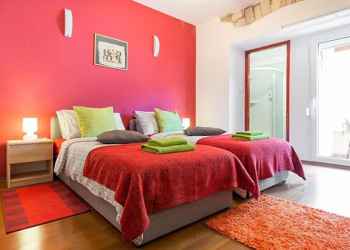 Center & Apartman Póla