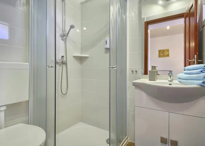 Center & Apartman Póla